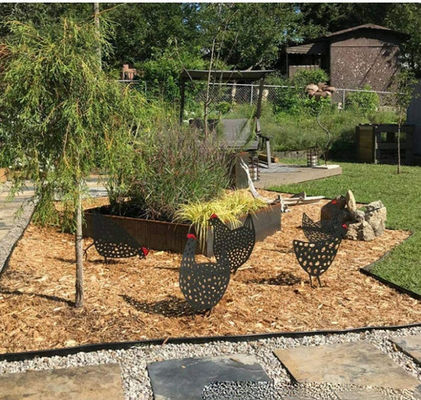 Pieghe di acciaio pieghevole Saldatura parti metalliche tagliate al laser OEM Arte giardino Decorazione pavimento di prato Piastra di acciaio
